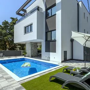 exclusive-villa-ema.splithotels.org/